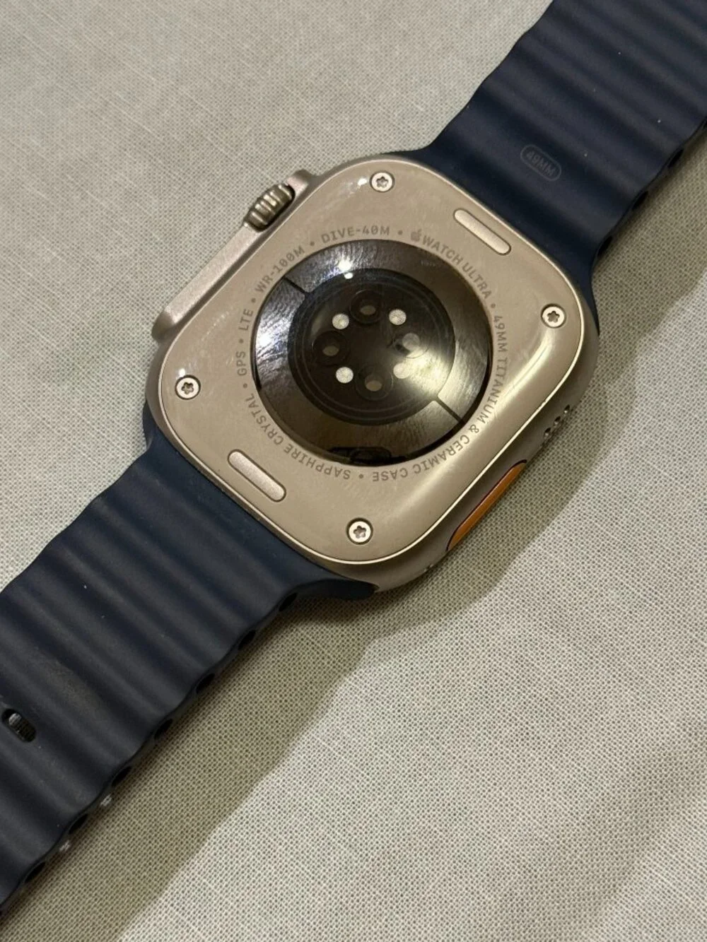 Apple Watch Ultra 2 49mm GPS+Cellular Titanium Box Extras